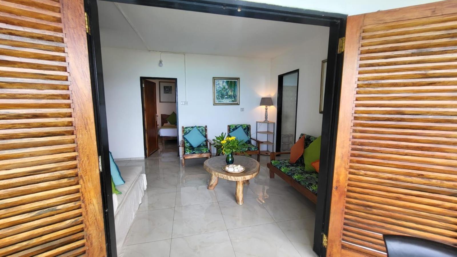 Mango Lodge Anse Volbert Village  Exterior photo