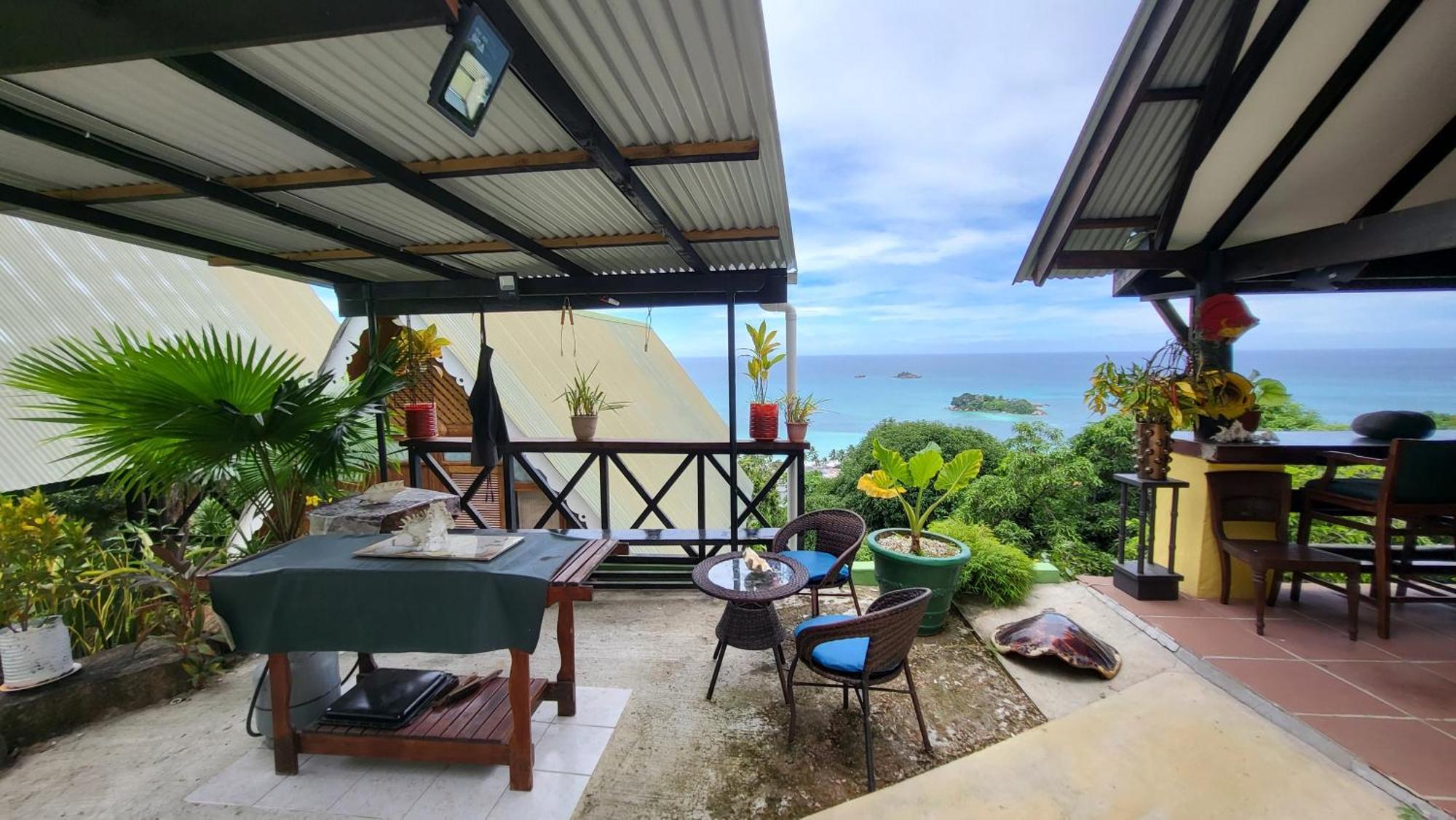 Mango Lodge Anse Volbert Village  Room photo